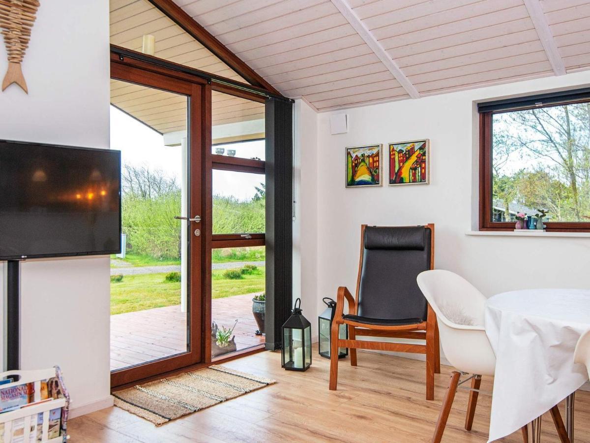 6 Person Holiday Home In R M Lakolk Buitenkant foto