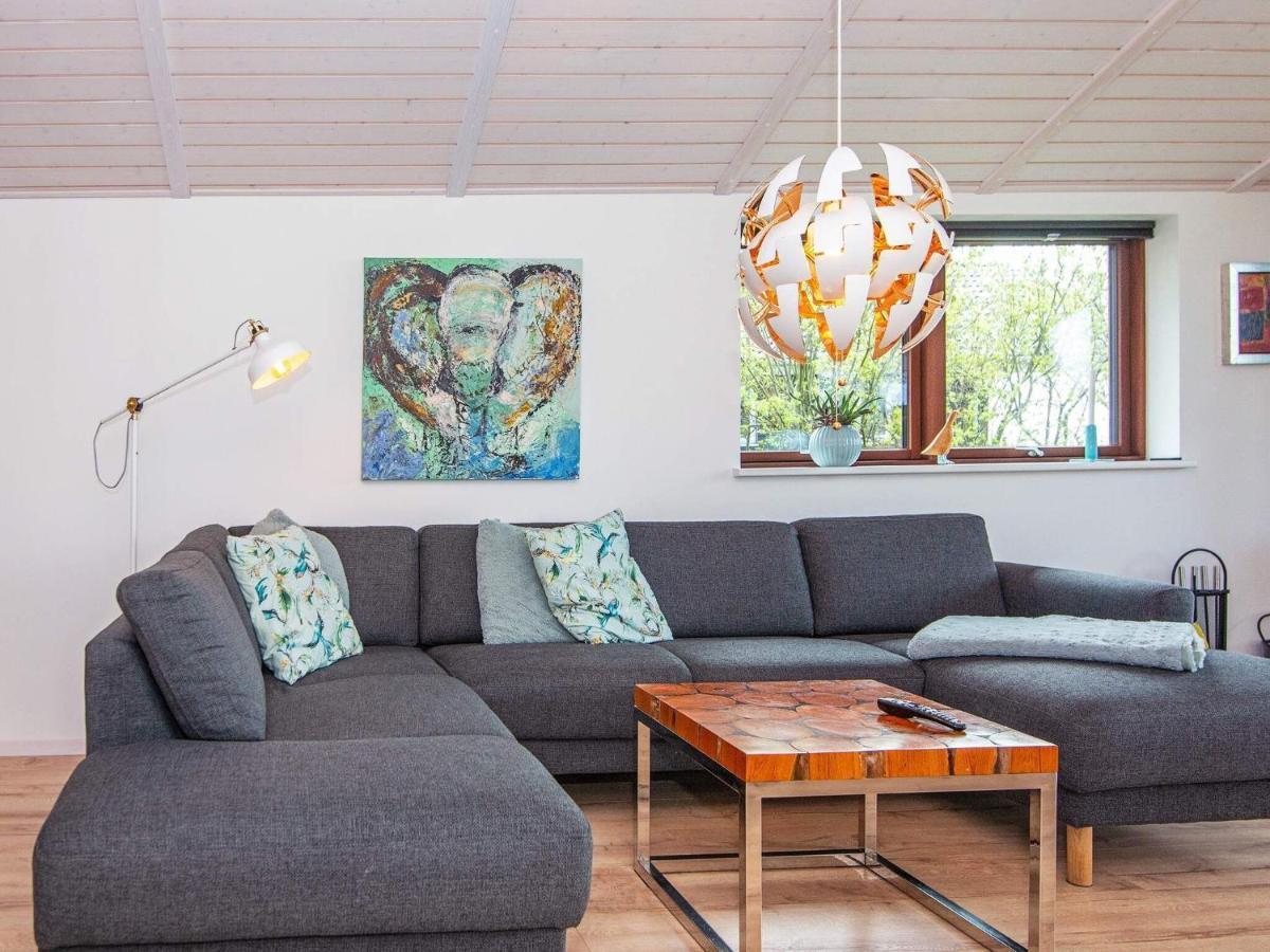 6 Person Holiday Home In R M Lakolk Buitenkant foto